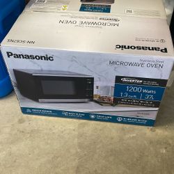 Panasonic Microwave Like New 1.3 Cu.ft 