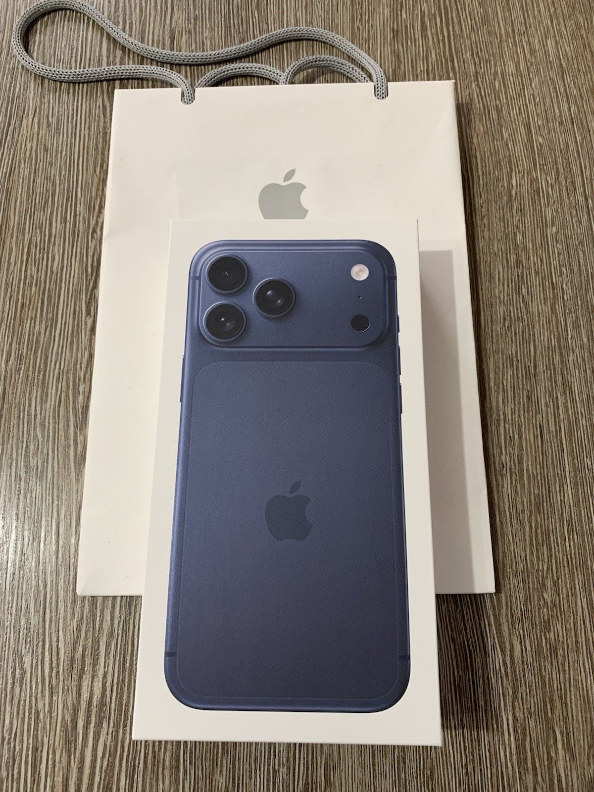 Apple Iphone 17 Pro Max Deep Blue Unlocked Brand New 
