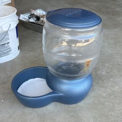 Petmate Pet Feeder
