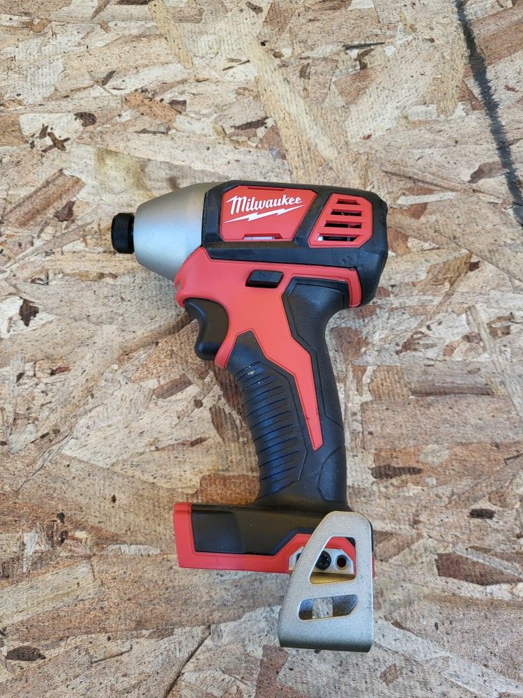 Milwaukee M18 18V Lithium Ion Cordless 1/4 in. Hex Impact Driver (Tool Only)