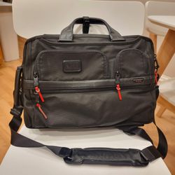 Tumi Briefcase/Backpack