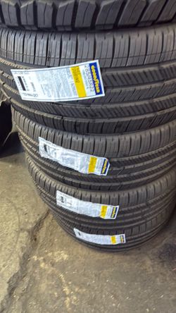 285/45/22 Goodyear Eagle touring