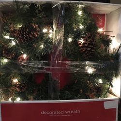 24” Lighted Decorated Artificial Christmas Wreath