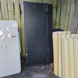 FREE .  F350, or 250  hard bed cover for 6.3/4 bed Super dutty