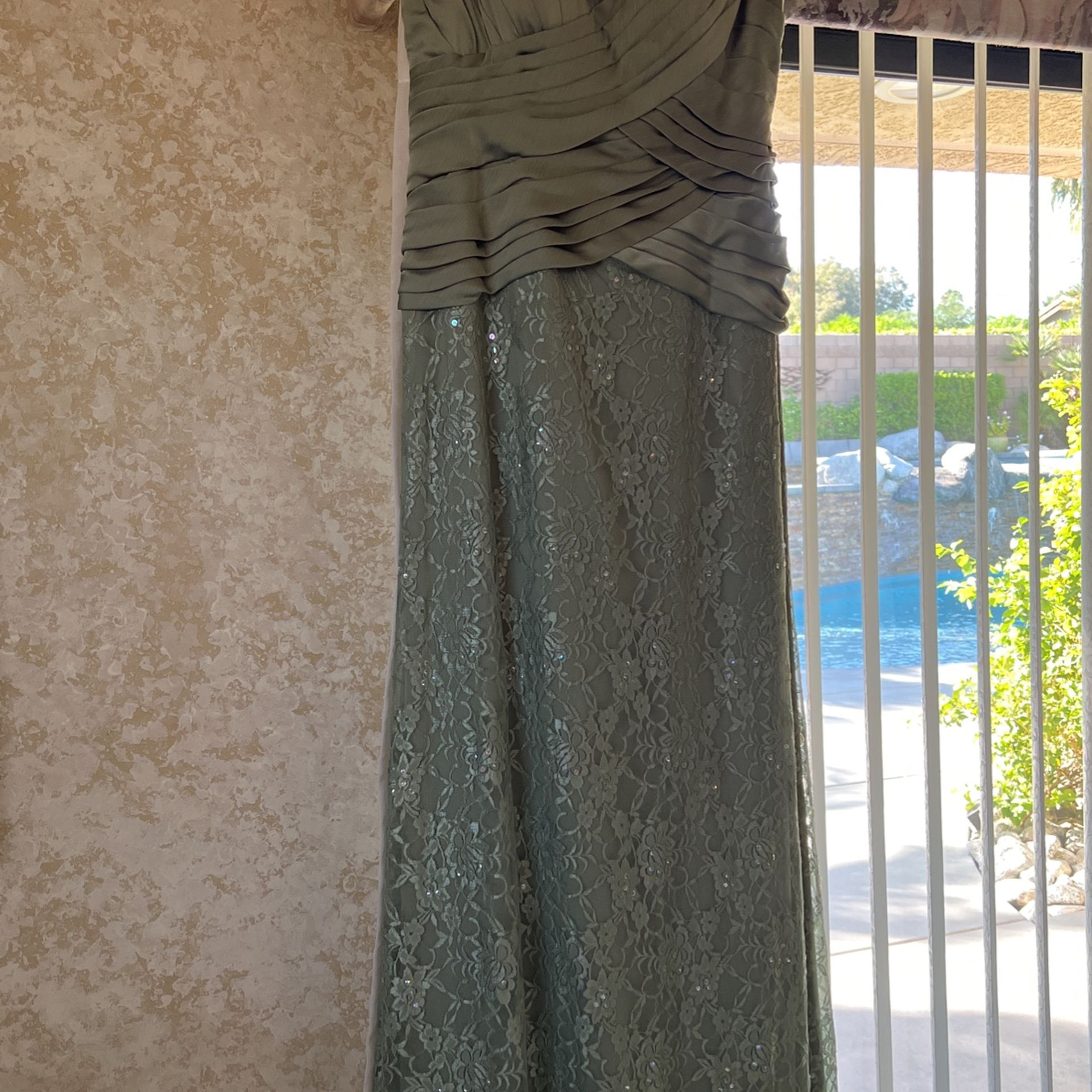 Jade Couture Mother Of The Bride Dress. Size 10 No Alteration