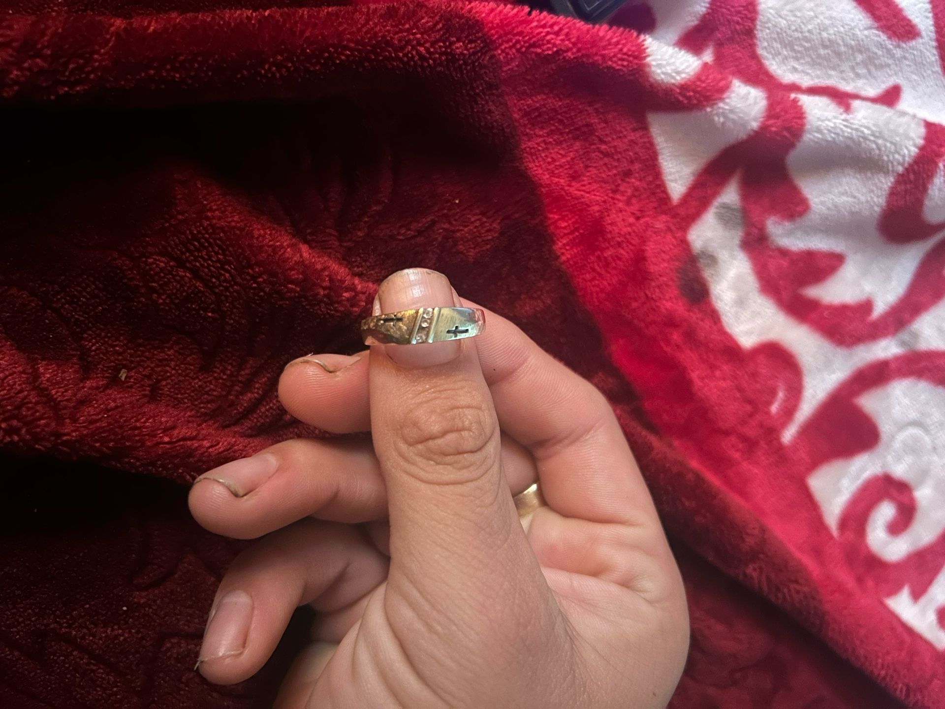 10k Gold cross  Ring 