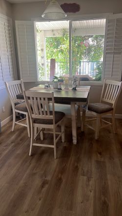 Dining table set