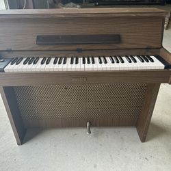 Maestro 64 Key Electric Piano