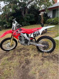 Dirt bile 2009 Honda CFR450r 2,500