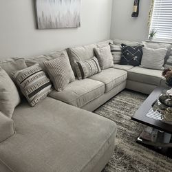 Aberlin Court Beige 3 Pc Sectional, with Floor Rug