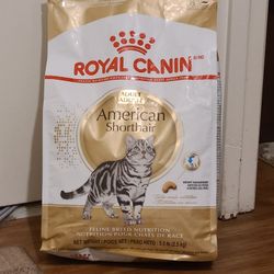 Cat Food 5.5 Lb New