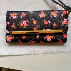 Perfect 'MOTHER'S DAY' Steve Madden Clutch