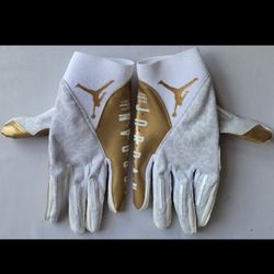 Unisex Size Large White Gold Nike Jordan Vapor Knit 4.0 Metallic Football Gloves