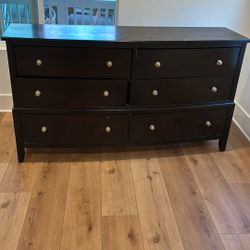6 Drawer Dresser- Free
