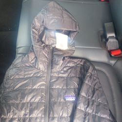 Brand New w/ Tags, Patagonia Women’s Nano Puff Hoody – Black – Medium