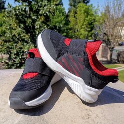 Boys Wonder Nation Black/ Red,  Size 7 Toddler