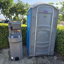 Porta Potties 