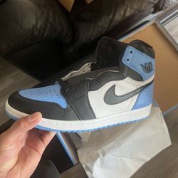 Air Jordan 1 High OG University Blue 