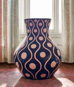 Chulucana Pottery Drum Vase