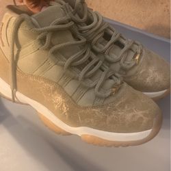 Air Jordan 11 Retro neutral olive