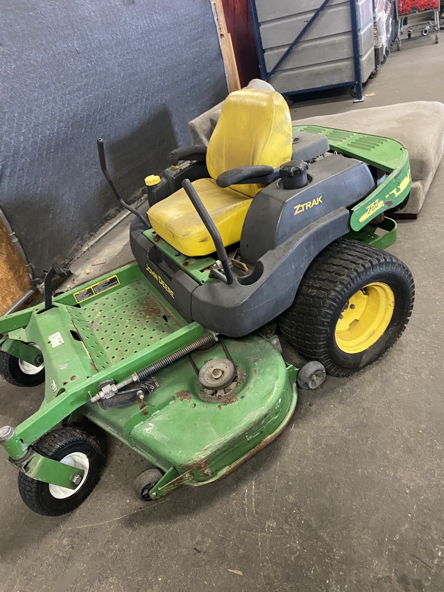 John Deere 757