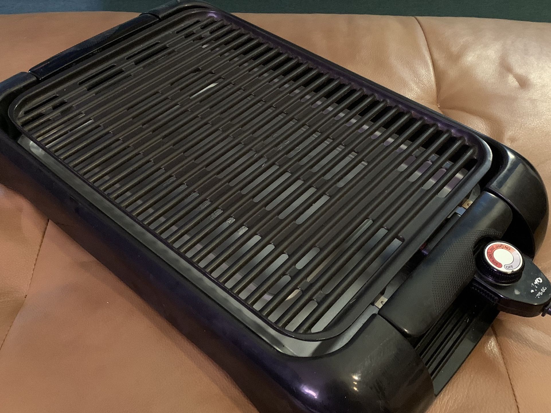 Electric smokeless indoor / outdoor grill