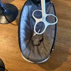 4mom Mamaroo Rocker