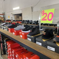 Beautiful Man Tennis Shoes $20
