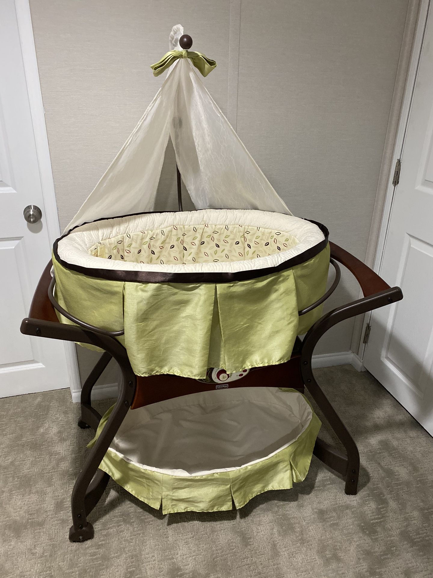 Baby bassinet rocker swing bed crib