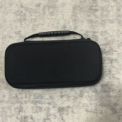 NINTENDO SWITCH CASE + 5 GAMES