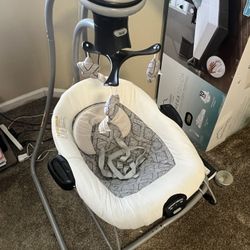Graco Swing (Dual Rocking )