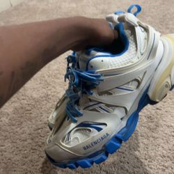 balenciagas runners blue and white  size 10