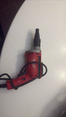 Milwaukee screw gun