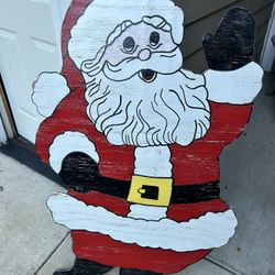 WOODEN OUTDOOR SANTA DECOR