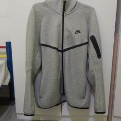 Nike Tech Gray