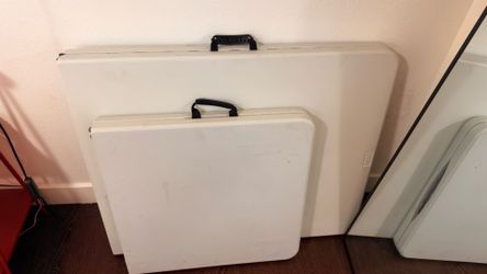 Foldable tables