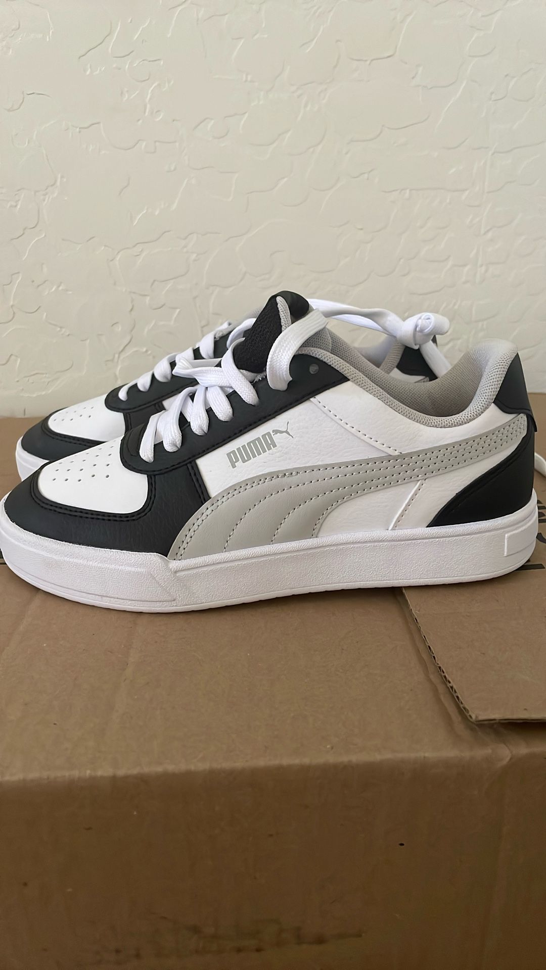 Boys Puma Shoes Size 4 1/2