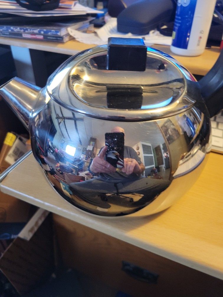 Tramantina Tea Kettle 18/8 Stainless Steel 2qts