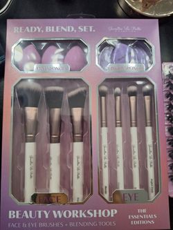 Makeup Brushes & Lashes