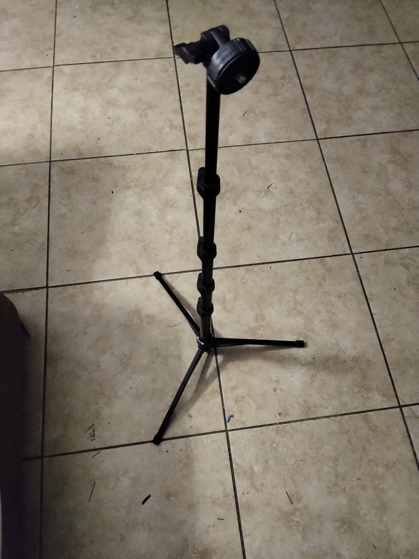 $20 Ubeesize Tripod selfie stick