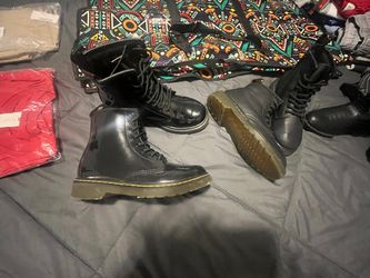Boots Black Dr Martens Pattern leather size 3, $55)) (( leather Dr. Martens size 1 $45!! (Take $5 off Both..Also👇🏽