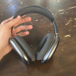 Apple AirPod Max's 