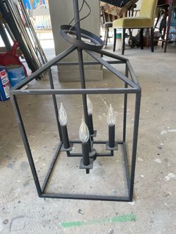 Ceiling light fixture