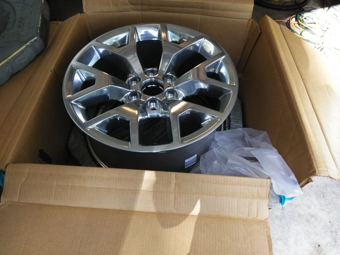 Brand new 20inch OEM GMC Rims