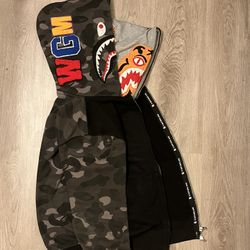 Size Medium Bathing Ape Hoodie (BAPE)