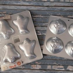 Set of 2 Wilton Halloween cookie baking pans