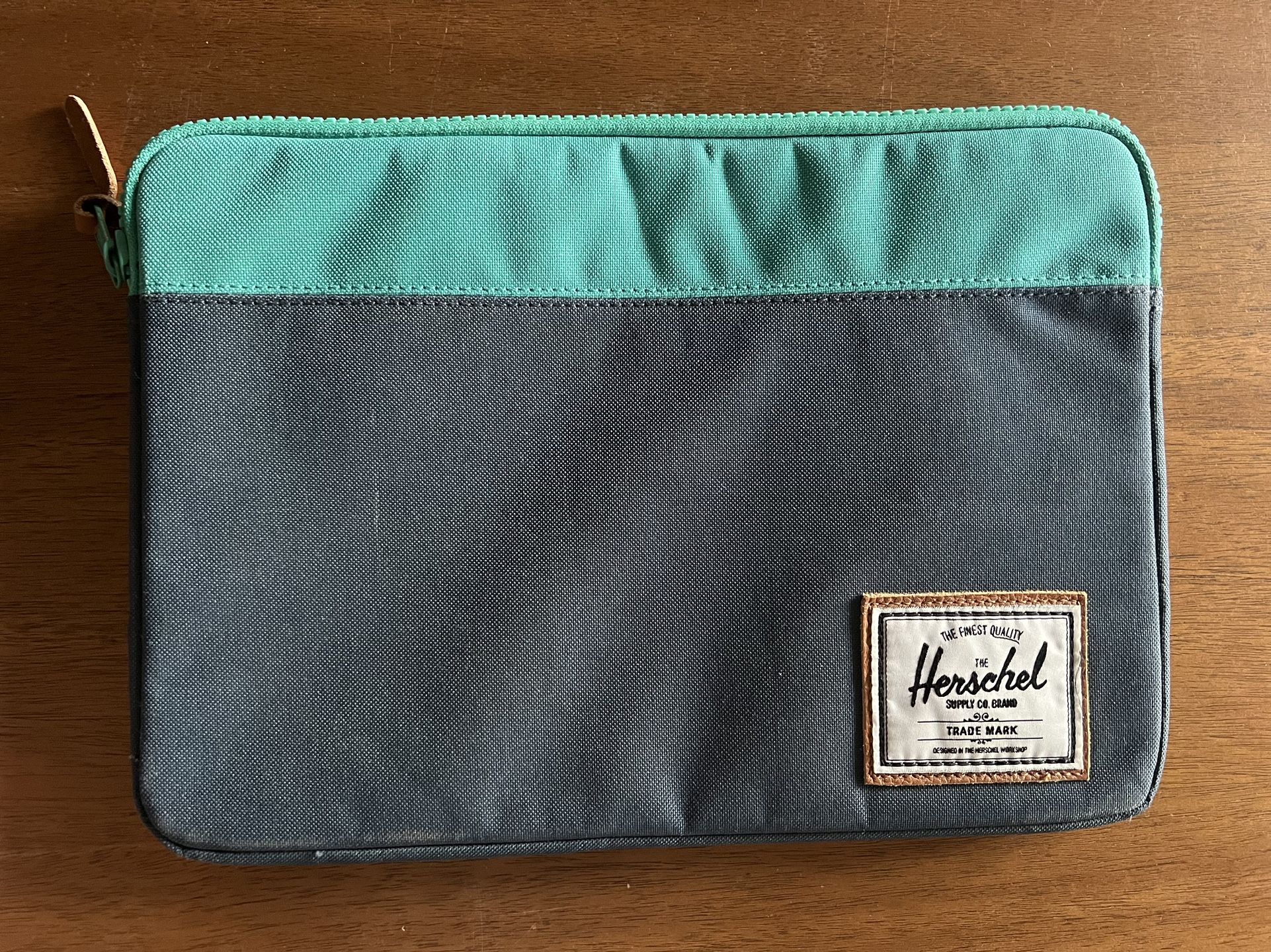 Herschel Laptop Case for Sale in Corona, CA - OfferUp