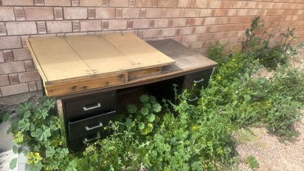 Metal Desk. No Rust. Needs New Top