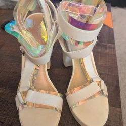 Liliana Hologram Platforms