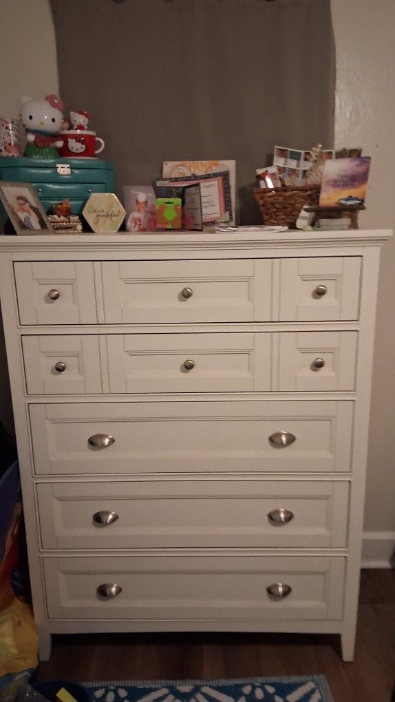 Dresser White